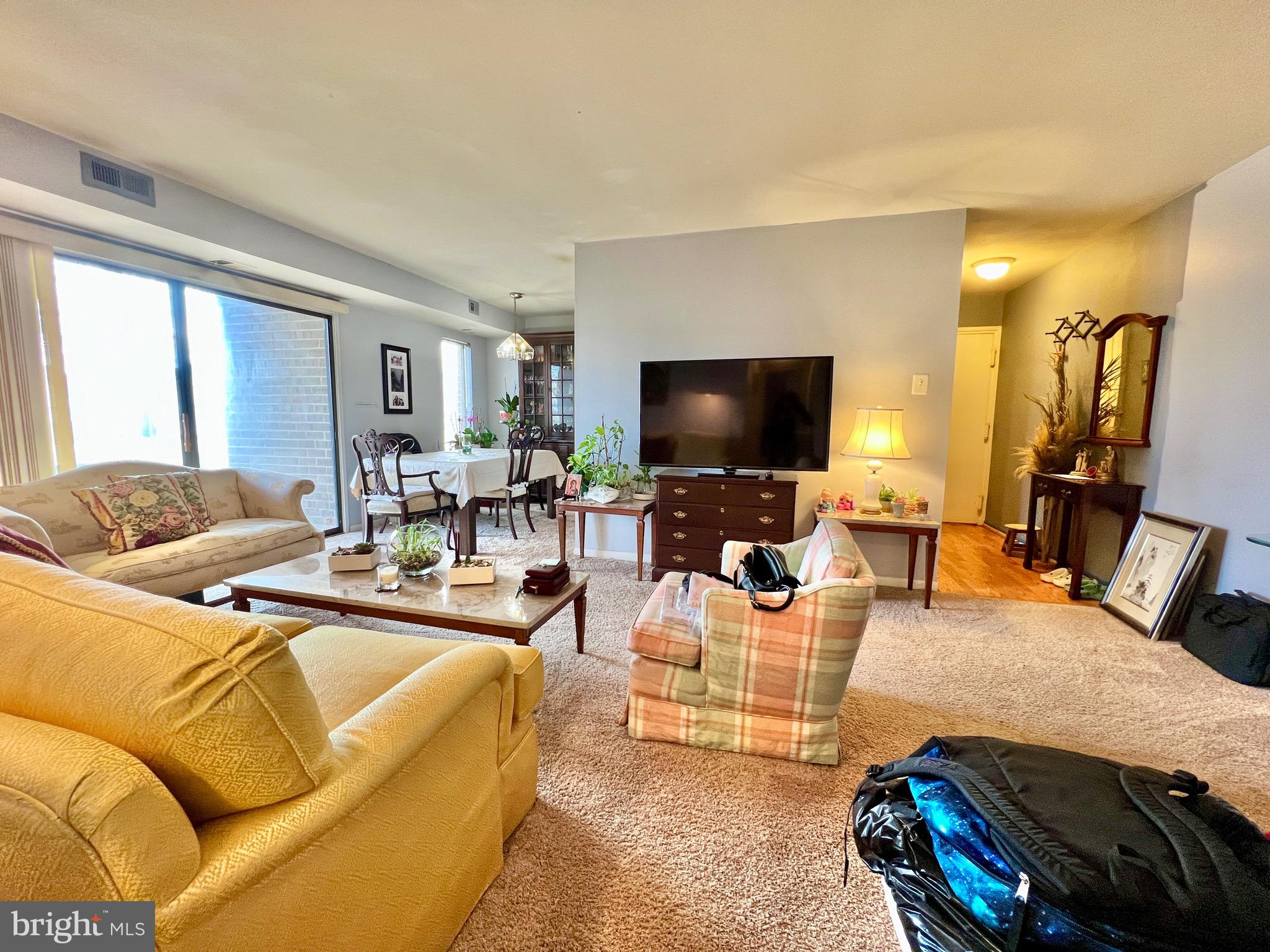 SUMMERTREE CONDO APTS - Residential