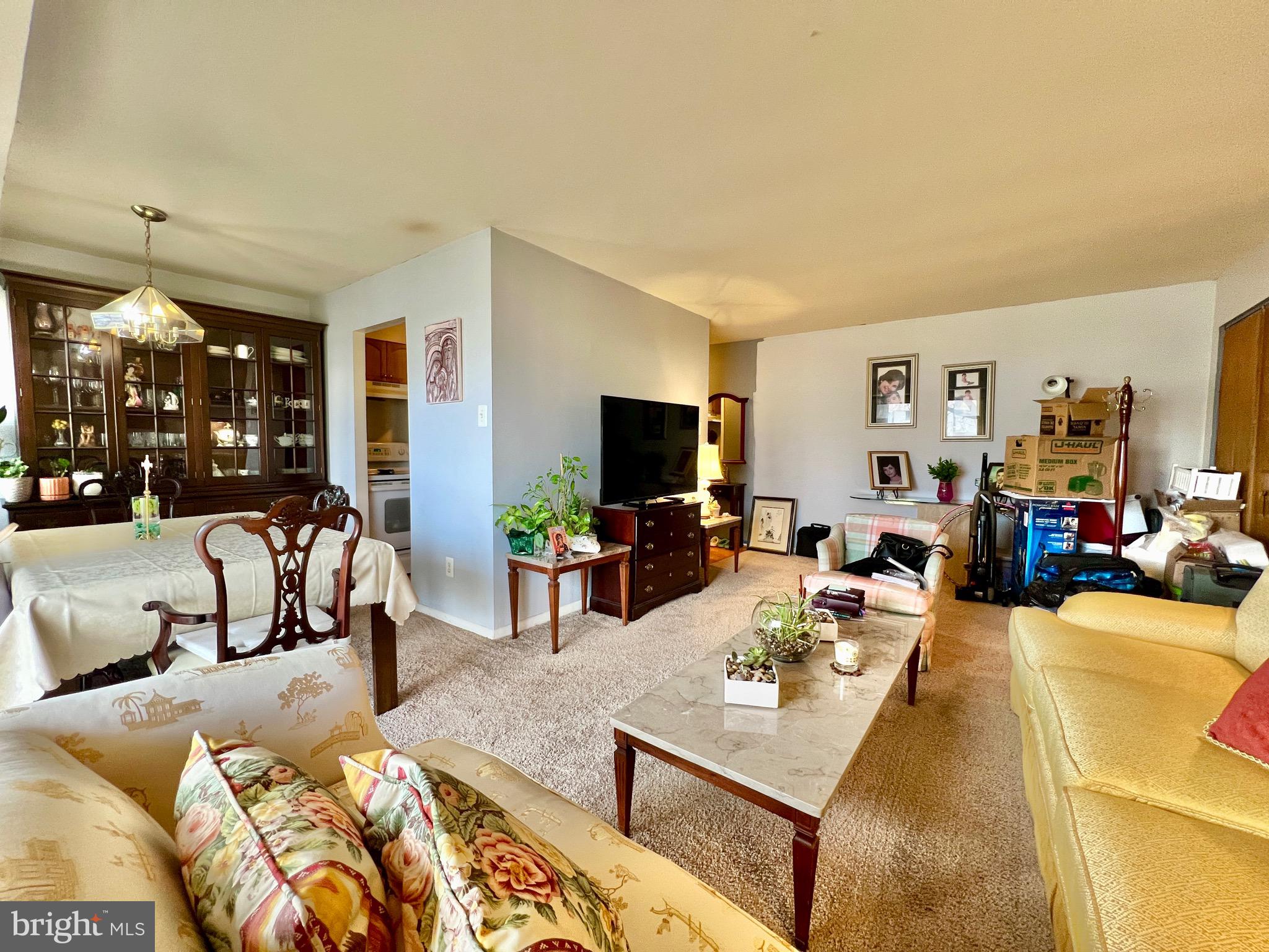 SUMMERTREE CONDO APTS - Residential