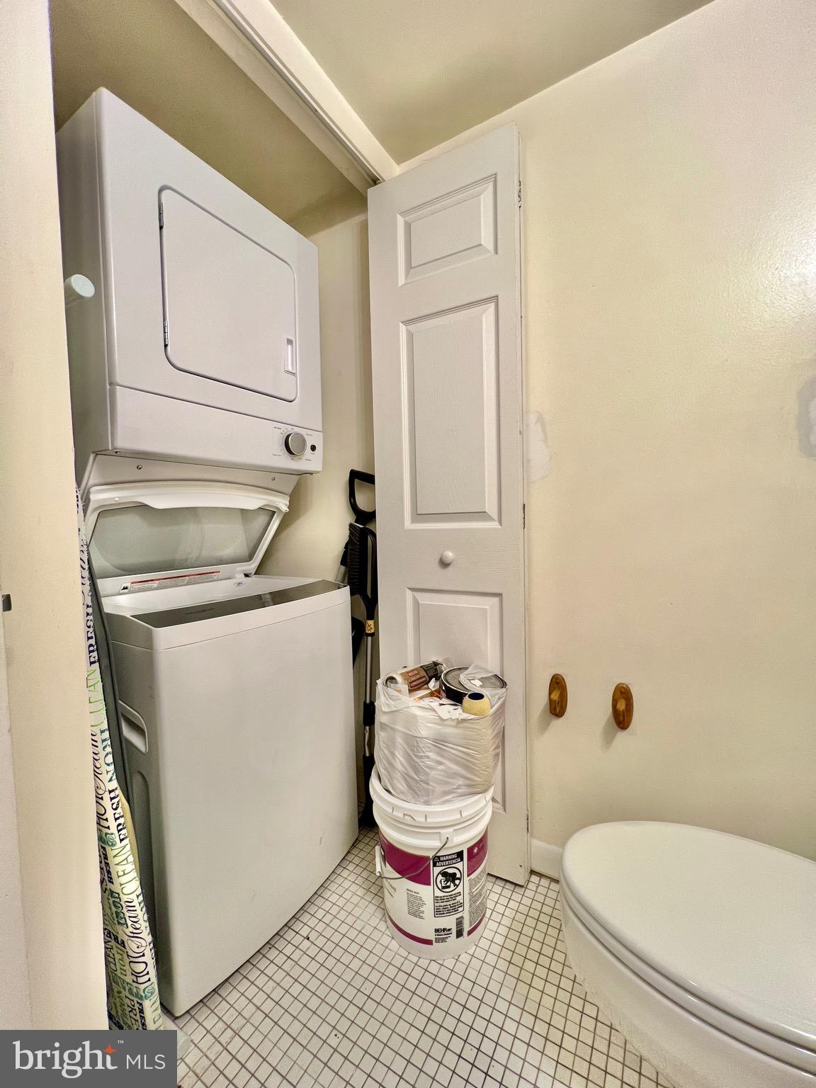 SUMMERTREE CONDO APTS - Residential