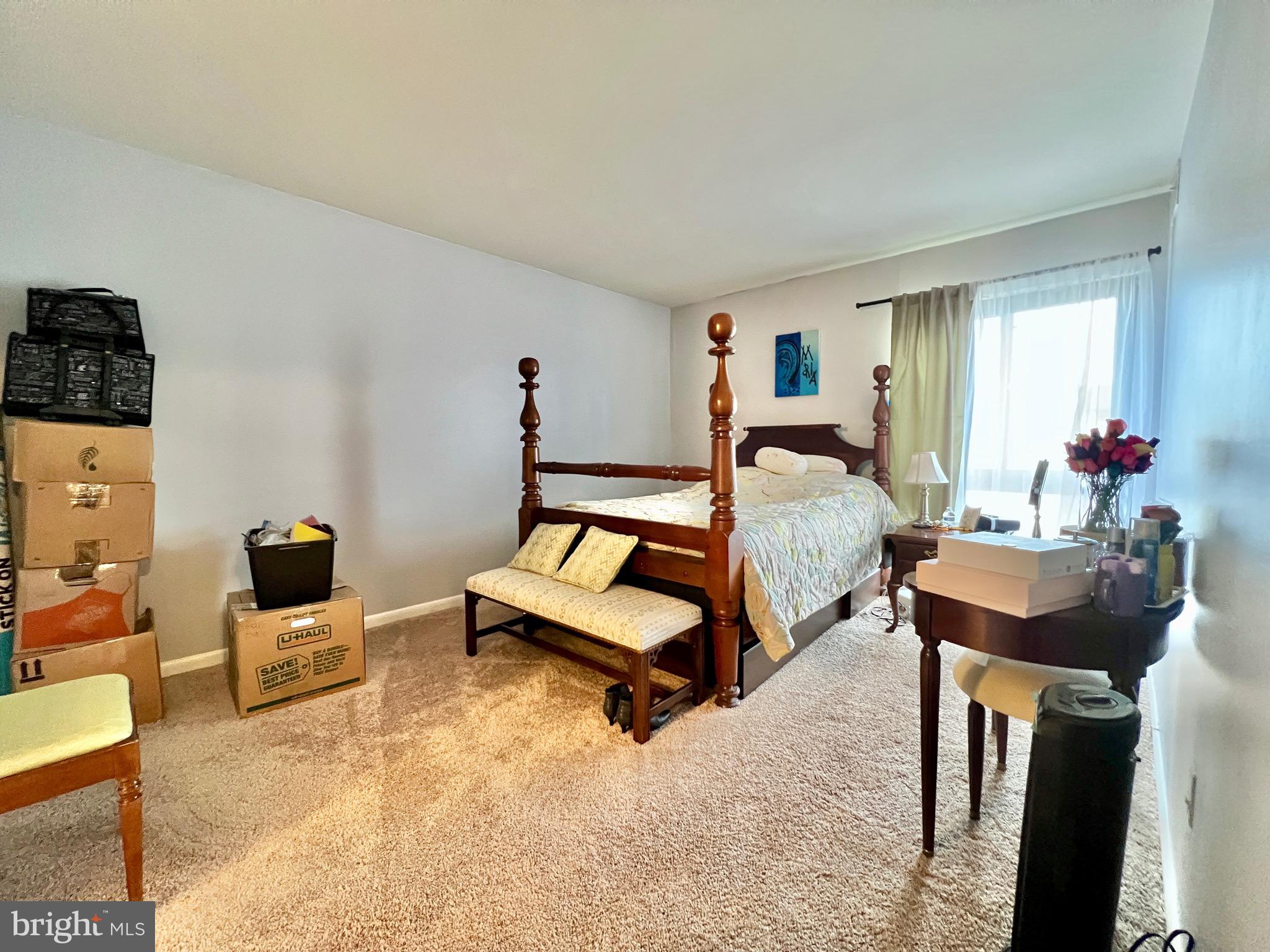 SUMMERTREE CONDO APTS - Residential