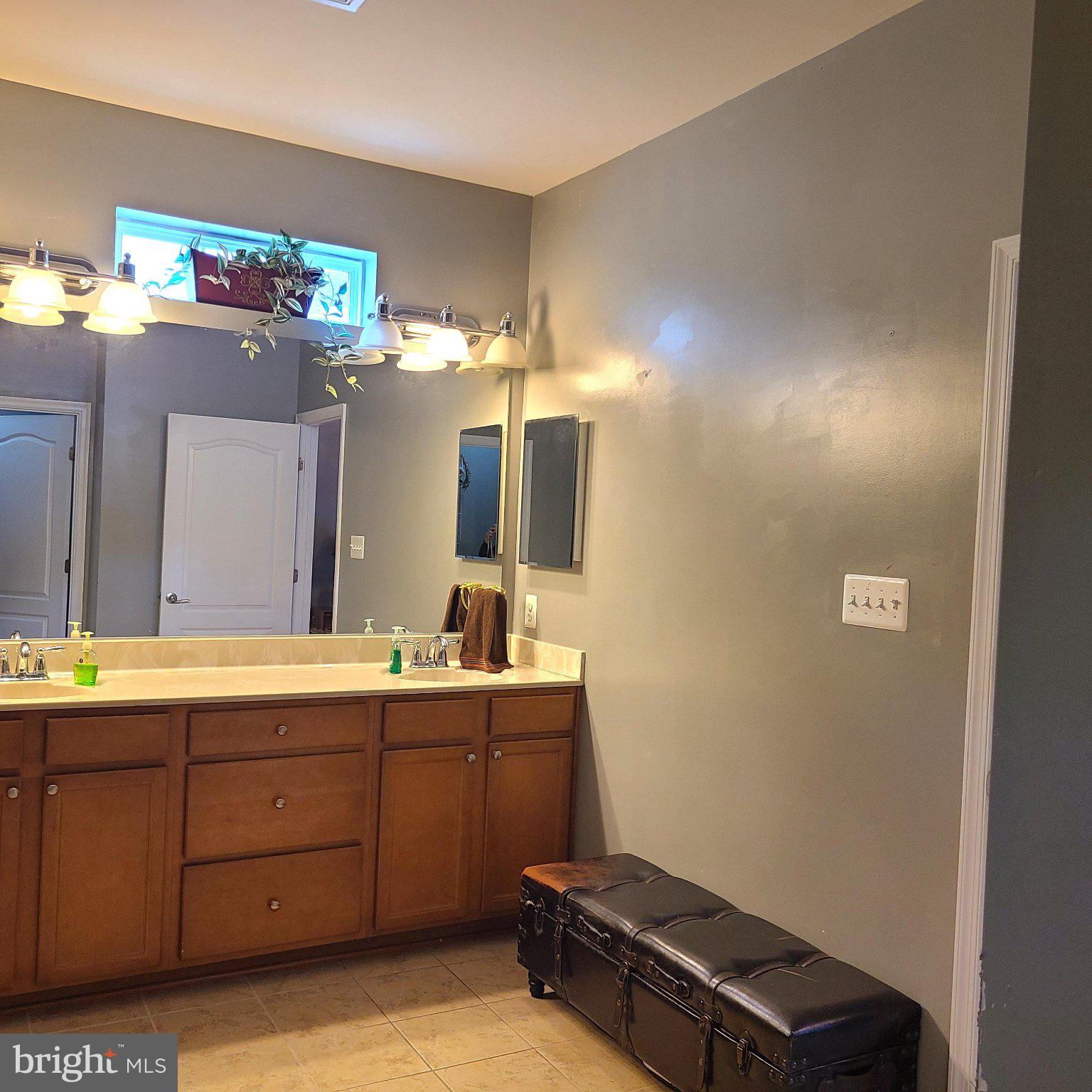 FOUR SEASONS AT SILVER MAPLE - Residential