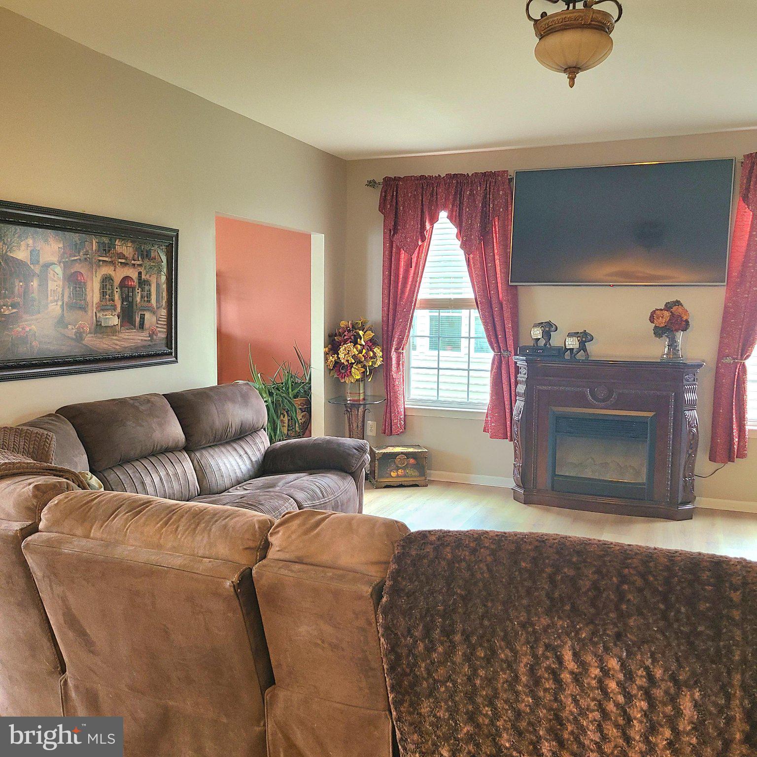 FOUR SEASONS AT SILVER MAPLE - Residential