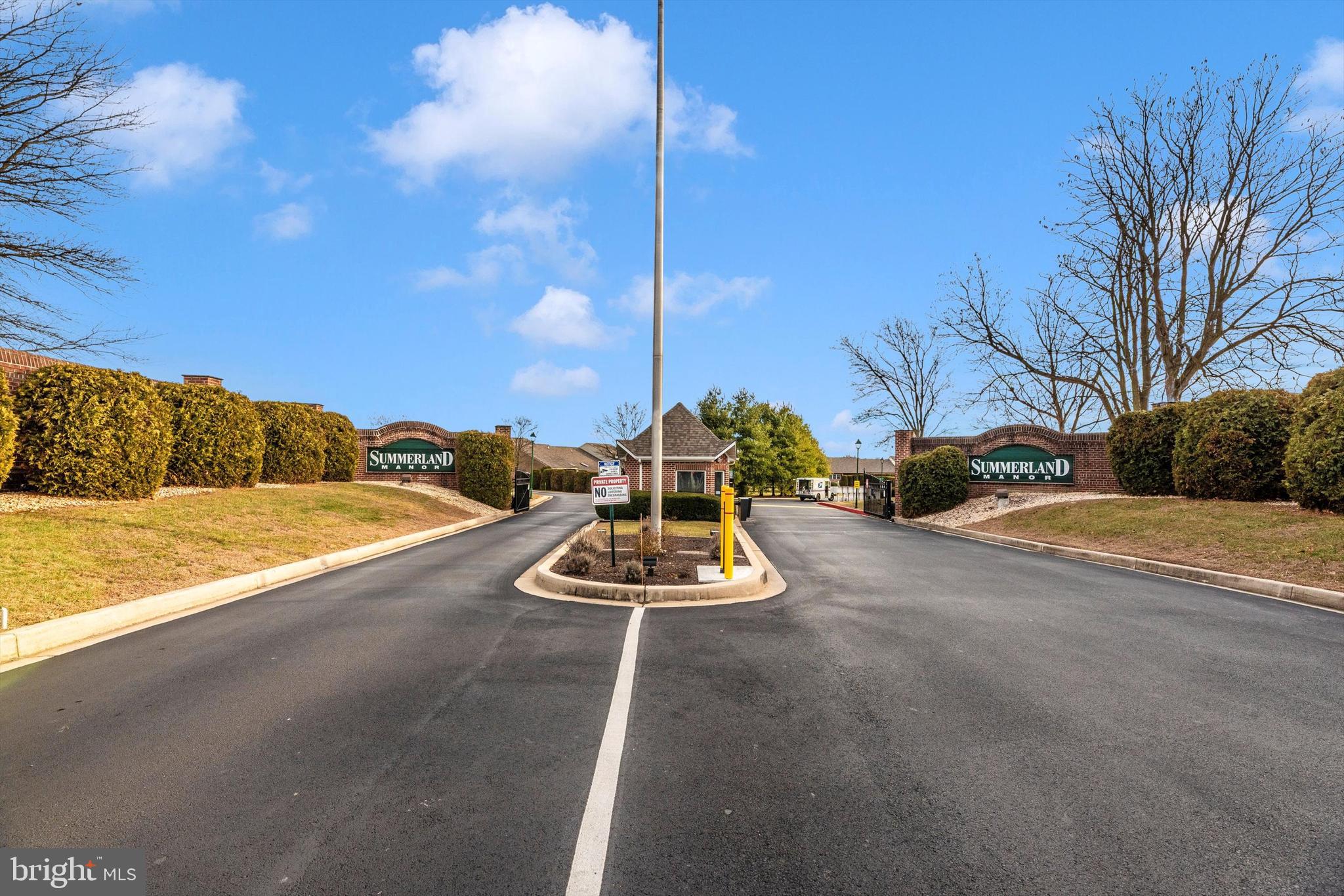 SUMMERLAND MANOR - Residential