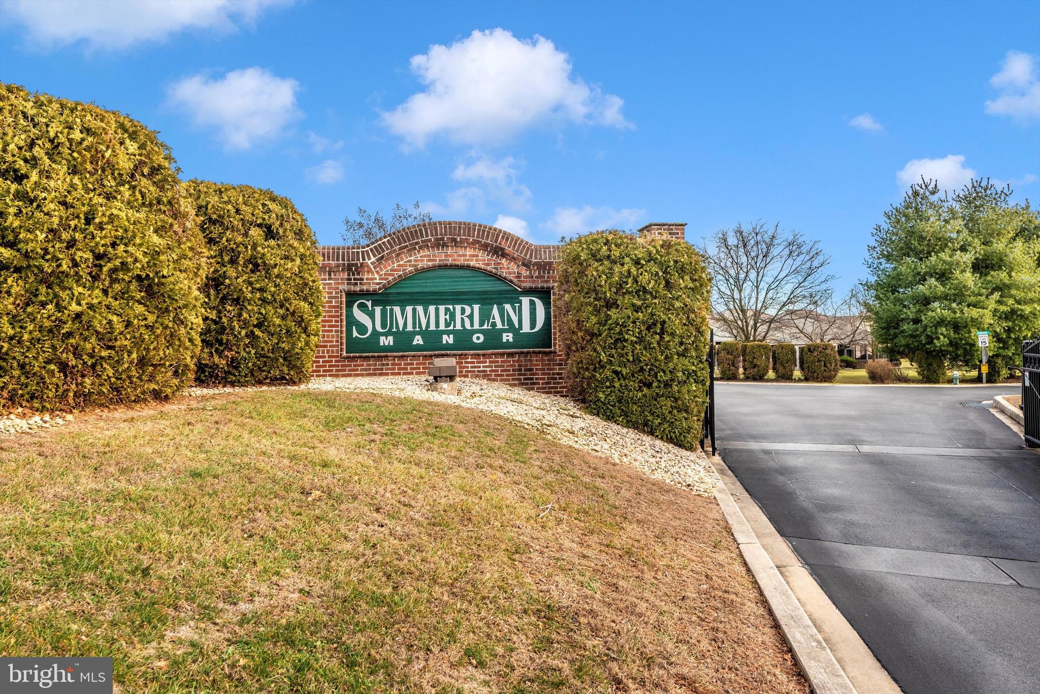 SUMMERLAND MANOR - Residential