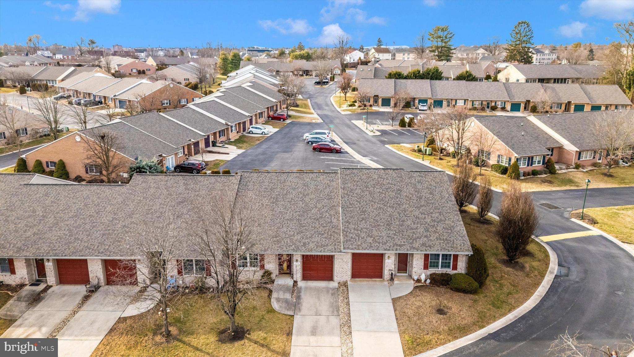 SUMMERLAND MANOR - Residential