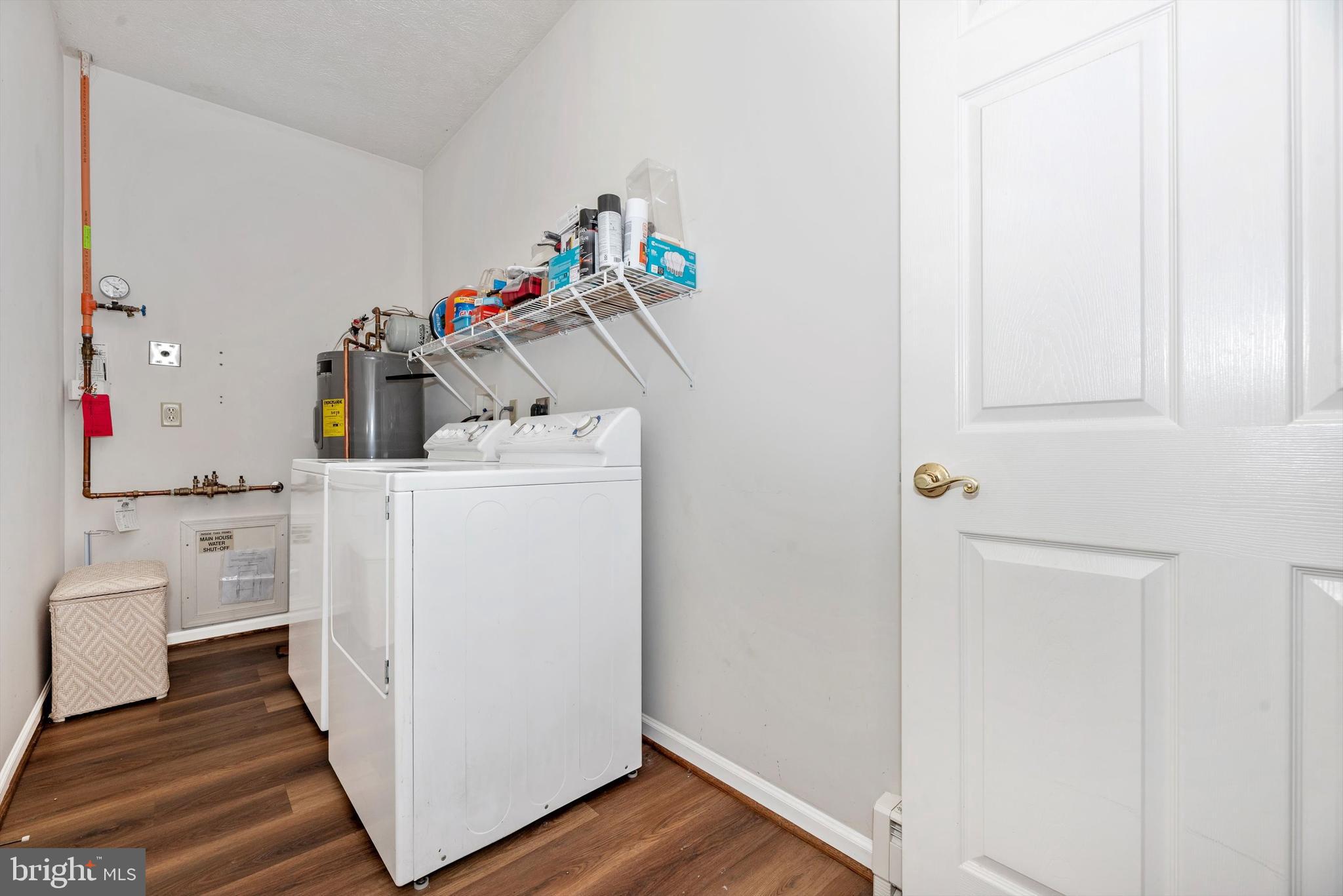 SUMMERLAND MANOR - Residential