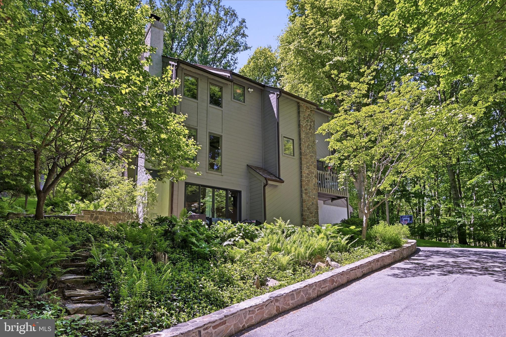 5 CHADDWYCK LANE