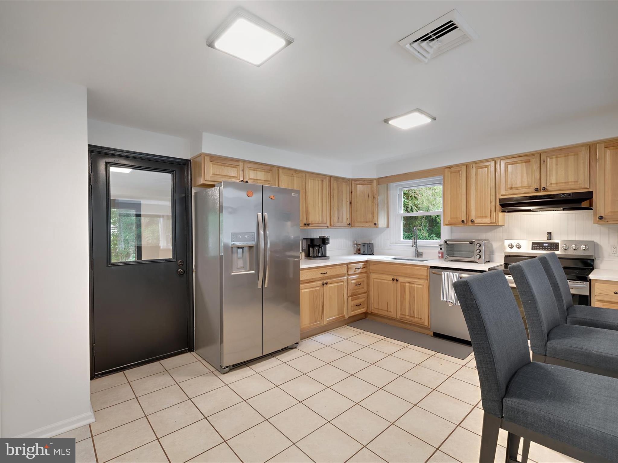 17 A ELLIOTT ROAD