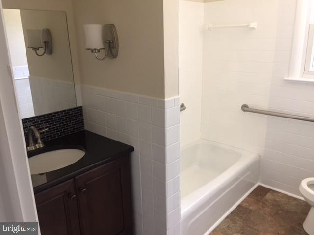 EAST PETERSBURG - Residential