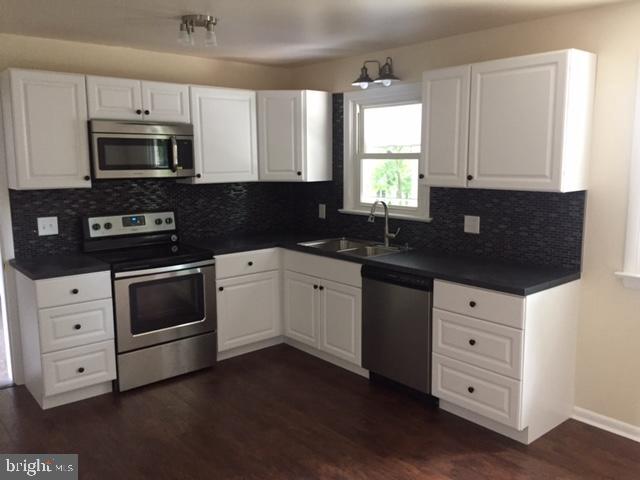 EAST PETERSBURG - Residential