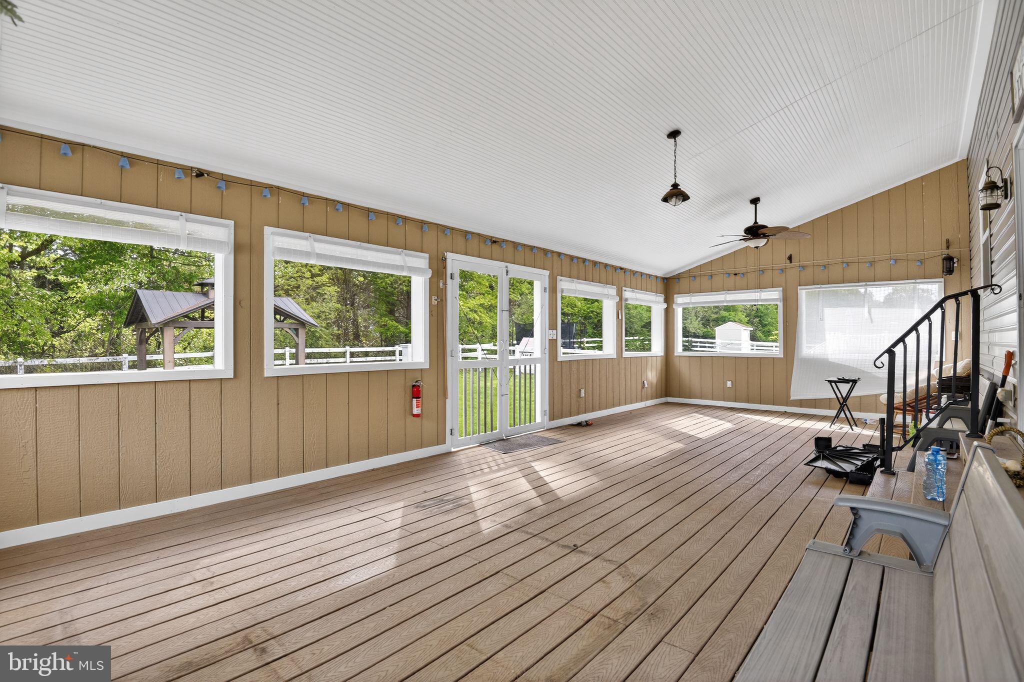 TOWNSEND VILLAGE IL - Residential