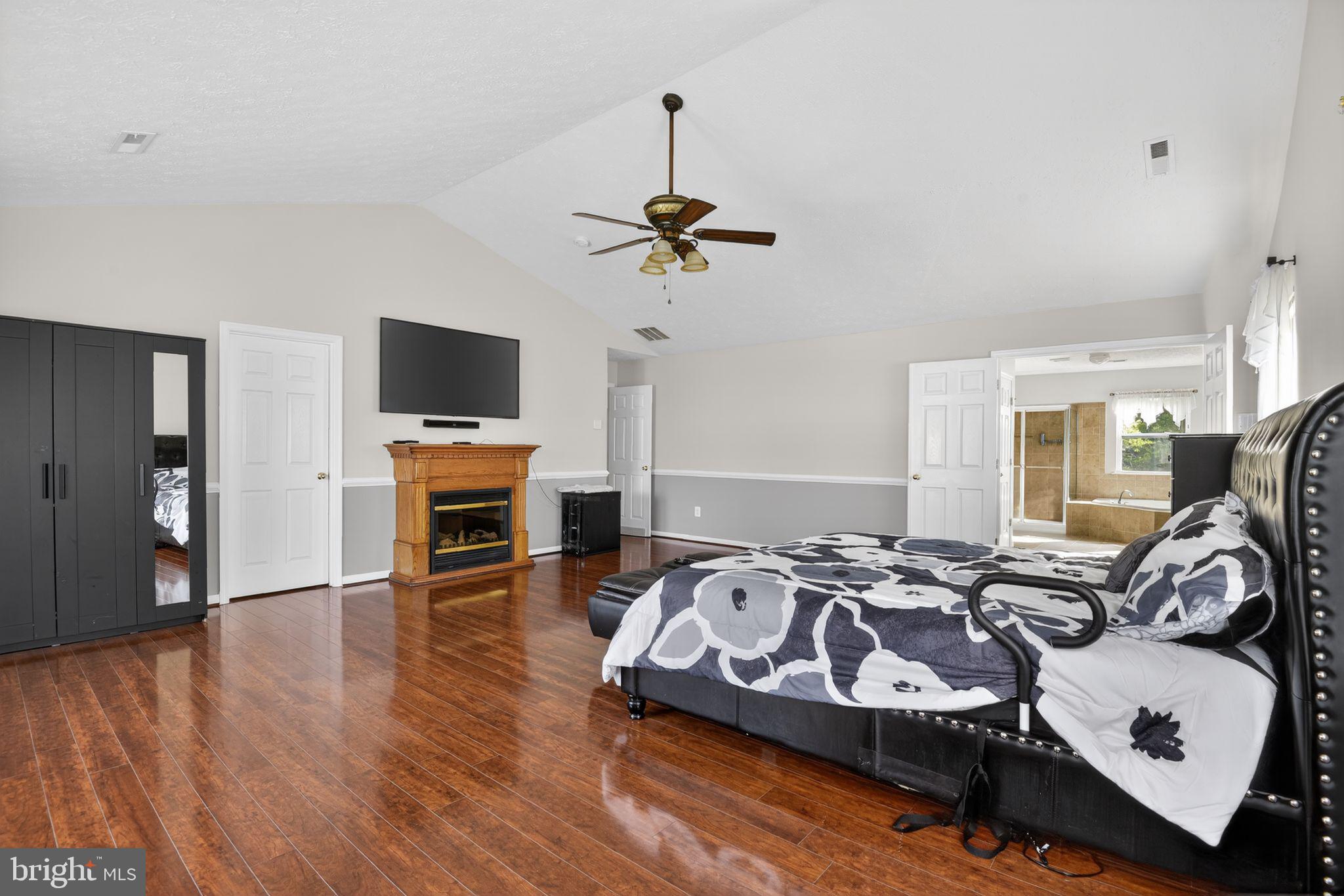 TOWNSEND VILLAGE IL - Residential