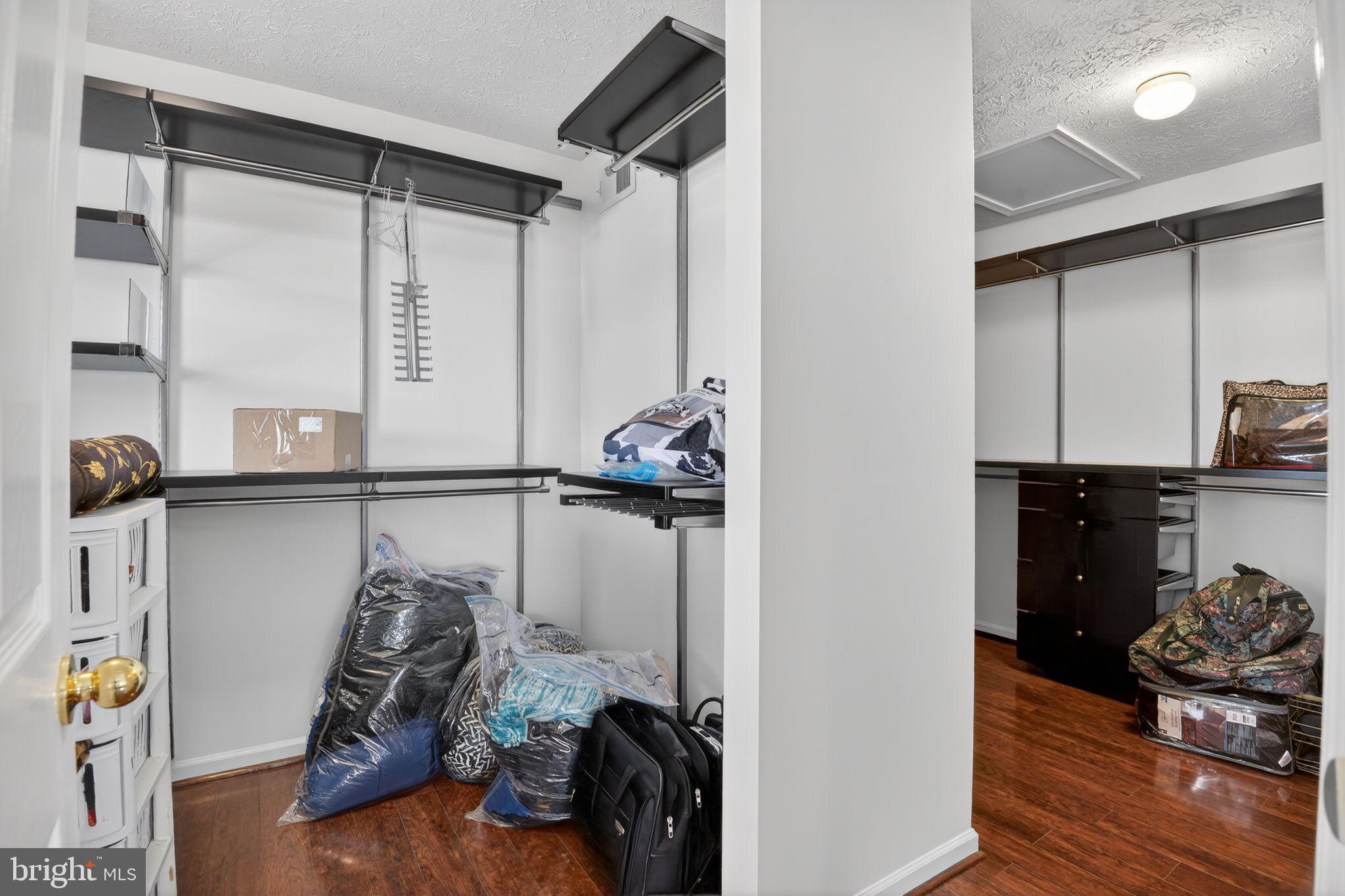 TOWNSEND VILLAGE IL - Residential