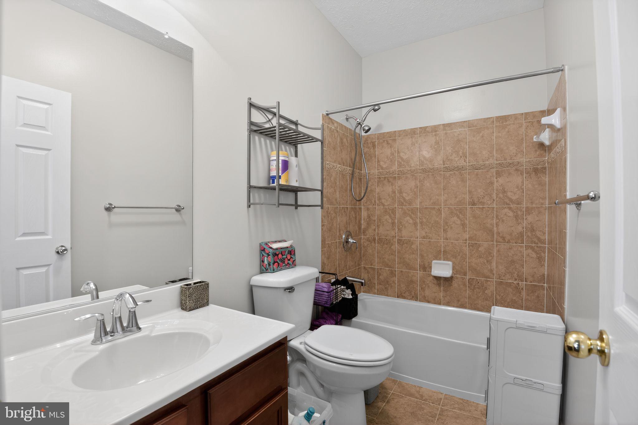 TOWNSEND VILLAGE IL - Residential