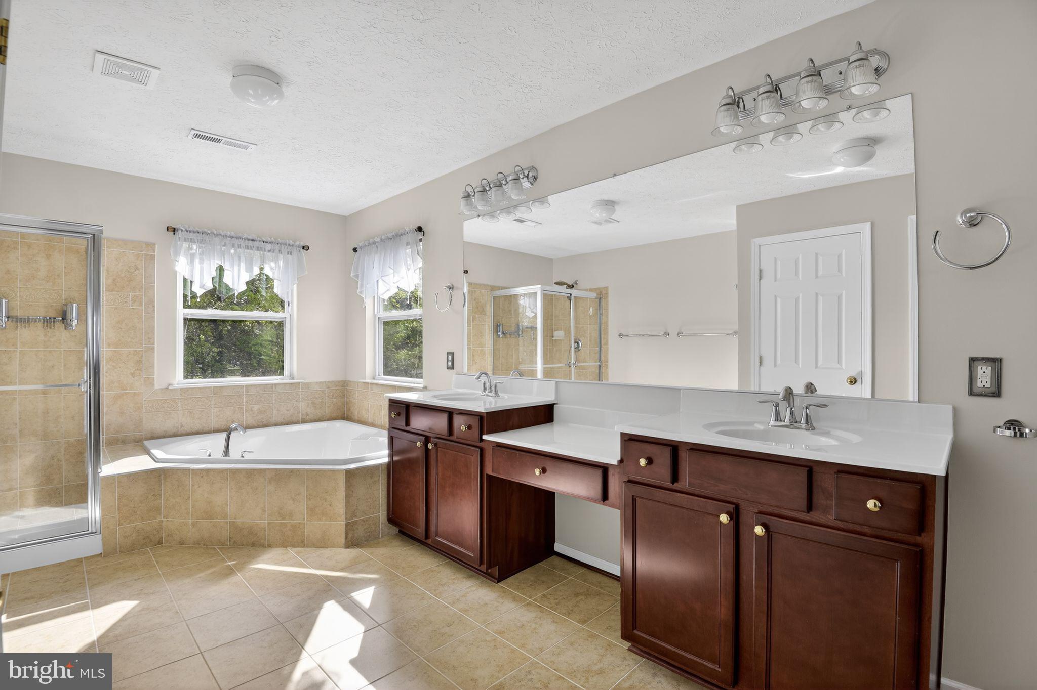 TOWNSEND VILLAGE IL - Residential