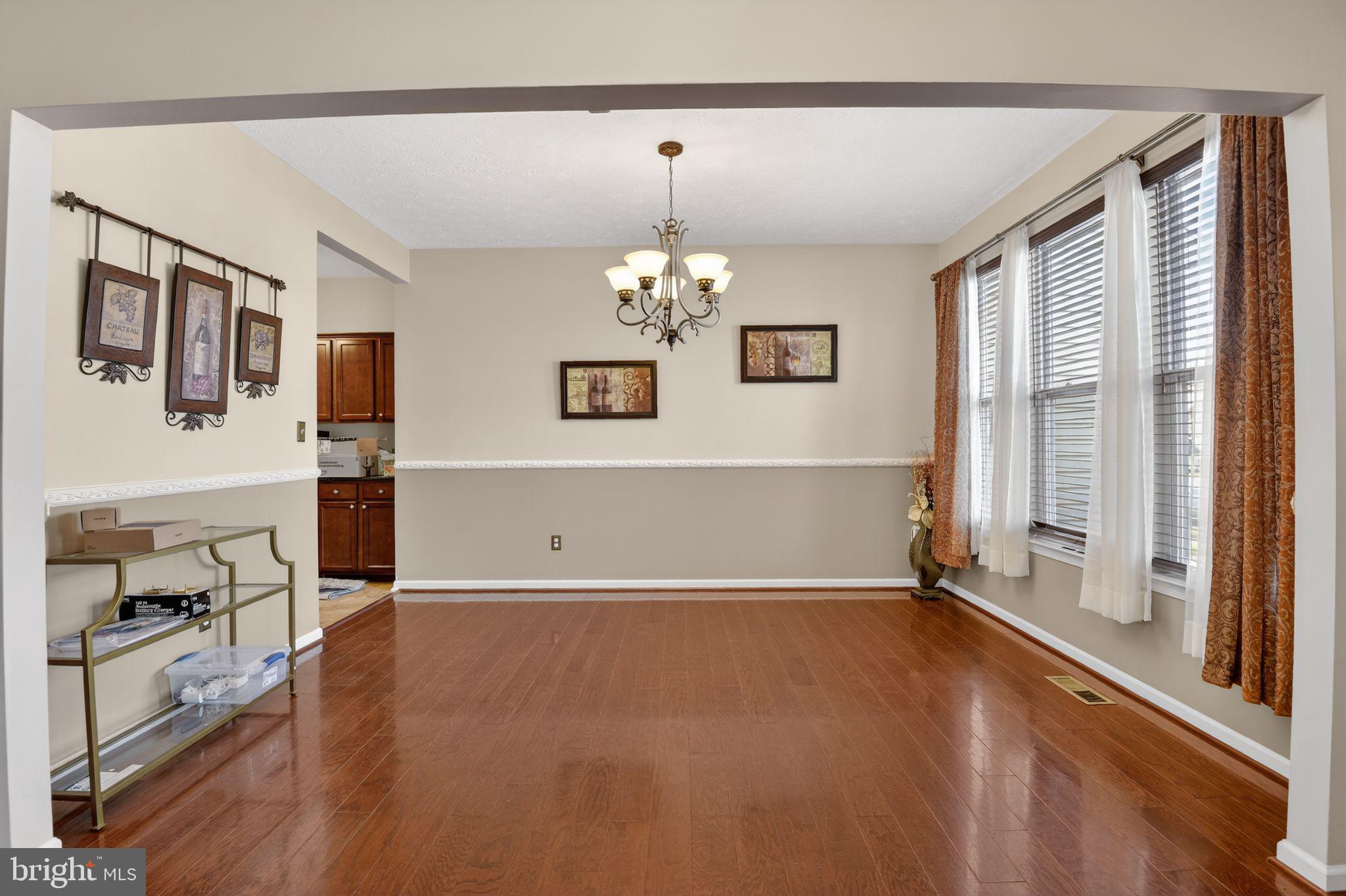 TOWNSEND VILLAGE IL - Residential