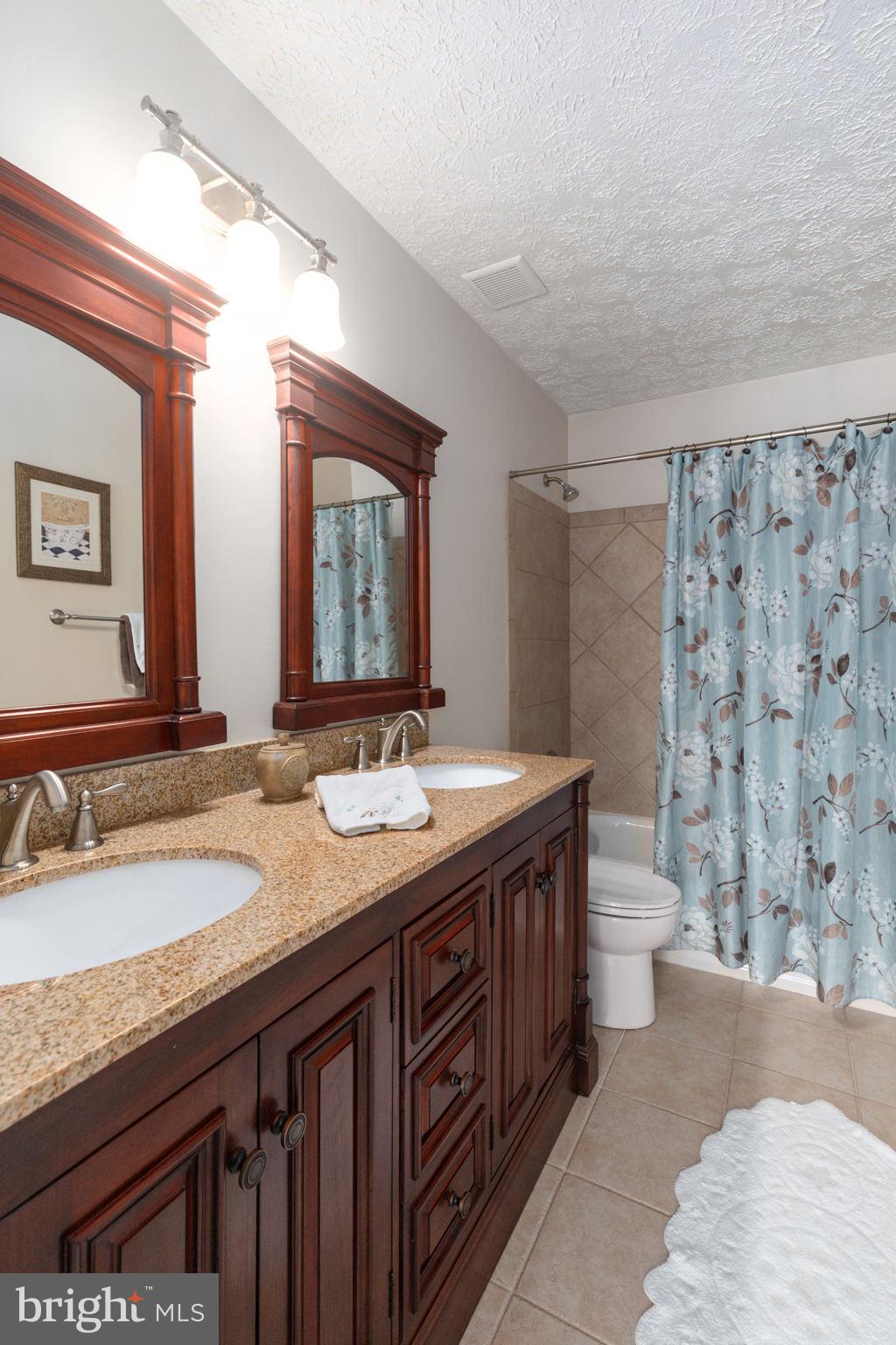 VILLAGE OF BYNUM RUN - Residential