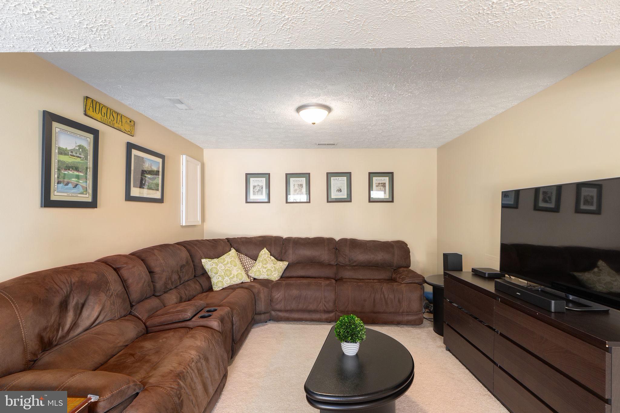 VILLAGE OF BYNUM RUN - Residential