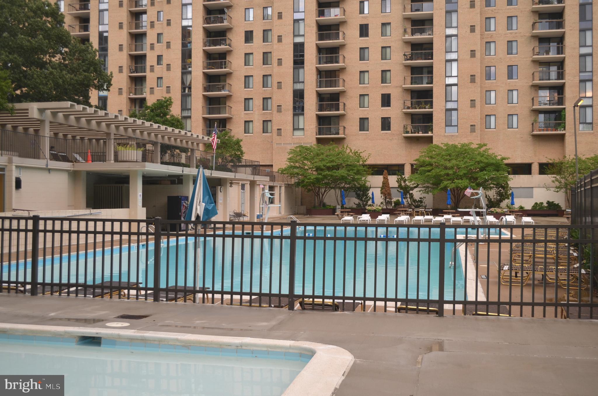 THE CARLTON - Residential