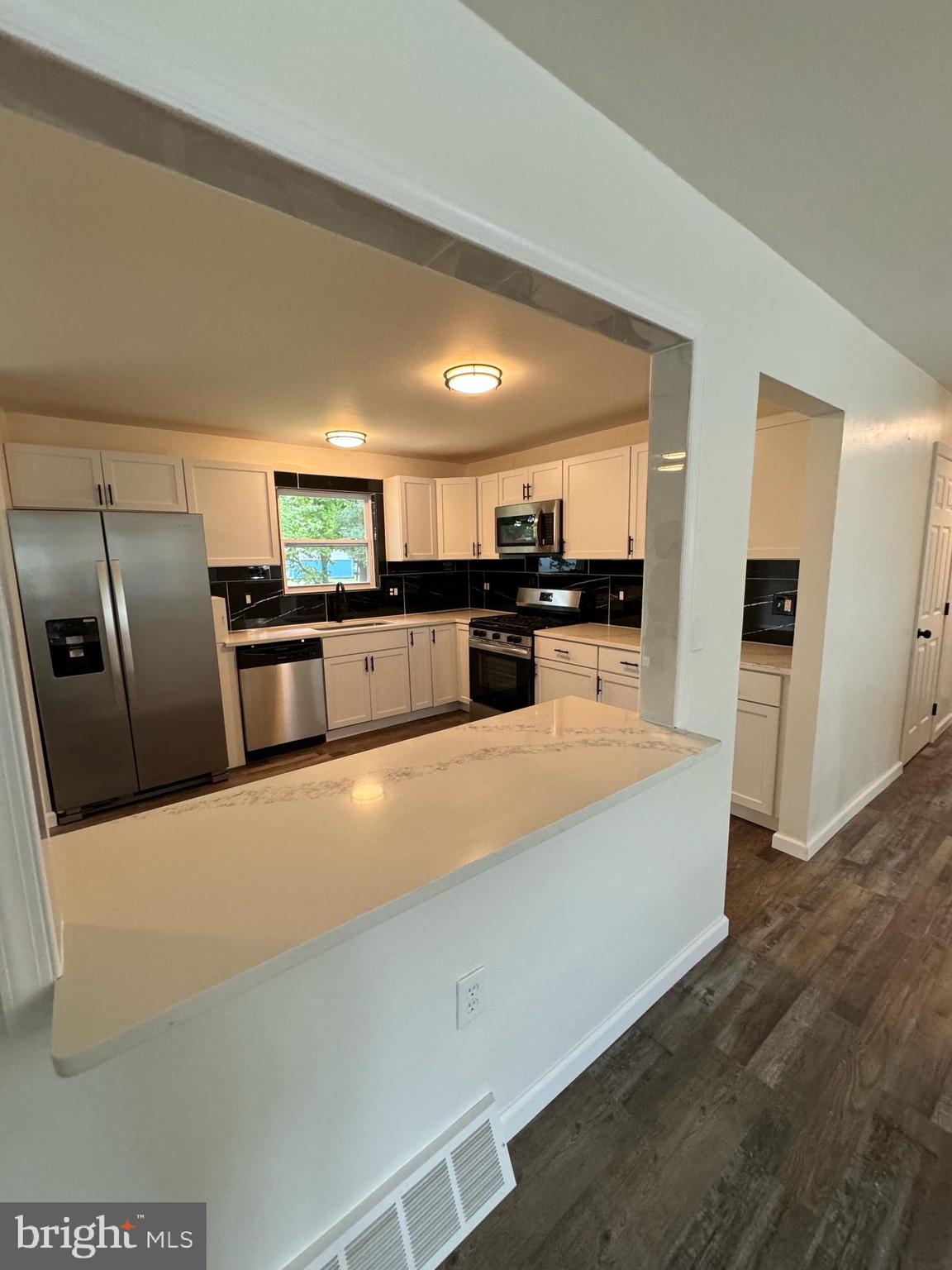 HILLCREST MANOR - Residential