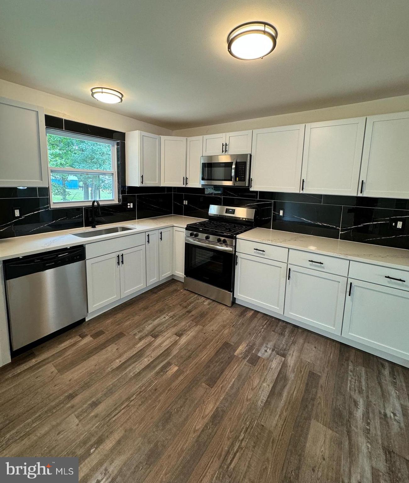 HILLCREST MANOR - Residential