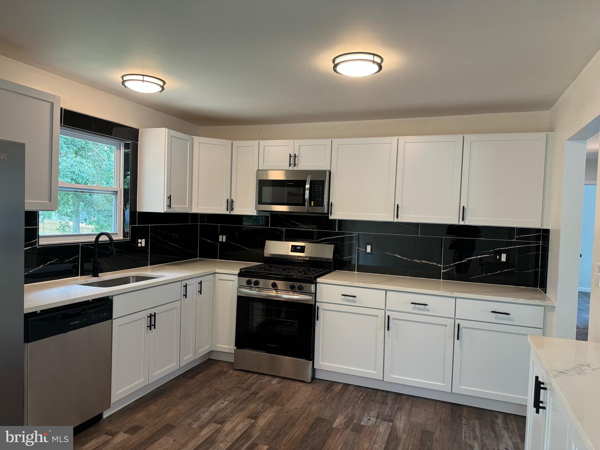 HILLCREST MANOR - Residential