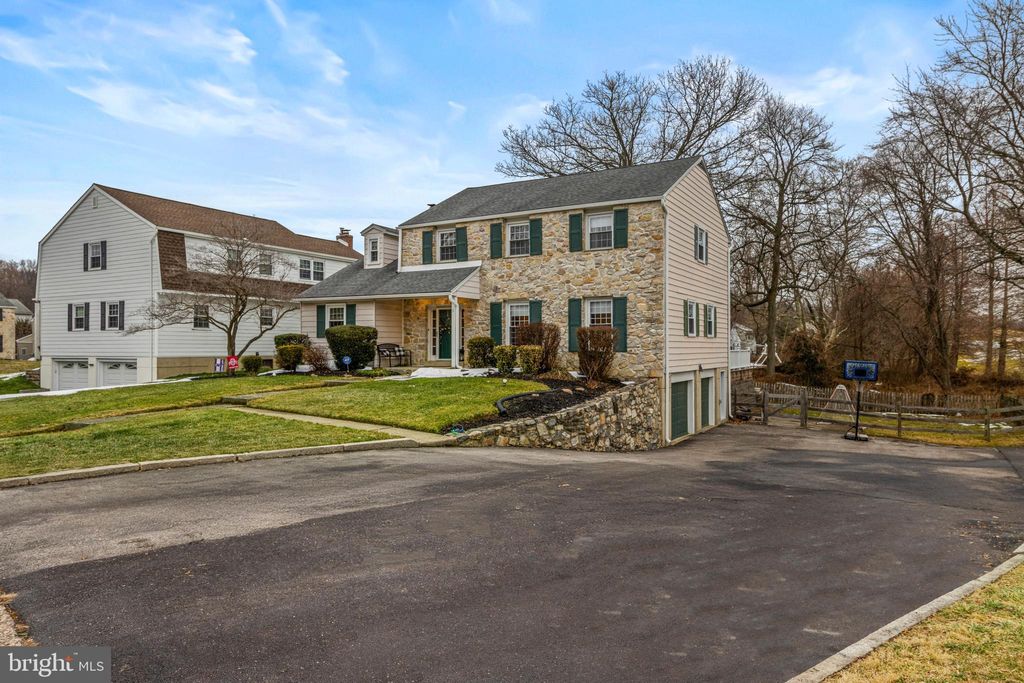 Photo of 463 Foulke Lane, SPRINGFIELD, PA 19064 (MLS # PADE2109554)