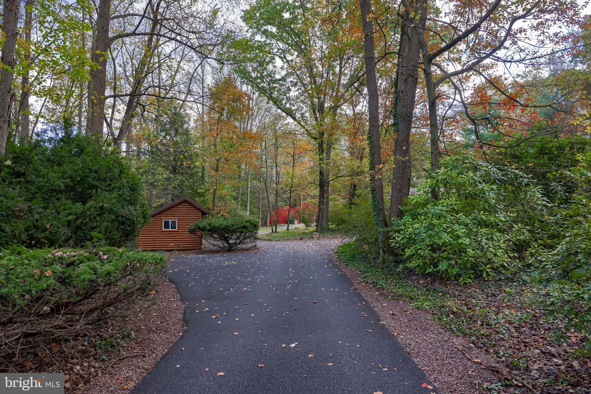 2861 DOGWOOD CIRCLE