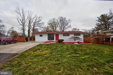 Homes For Sale - 5511 Henderson Way<br/> SUITLAND, MD 20746