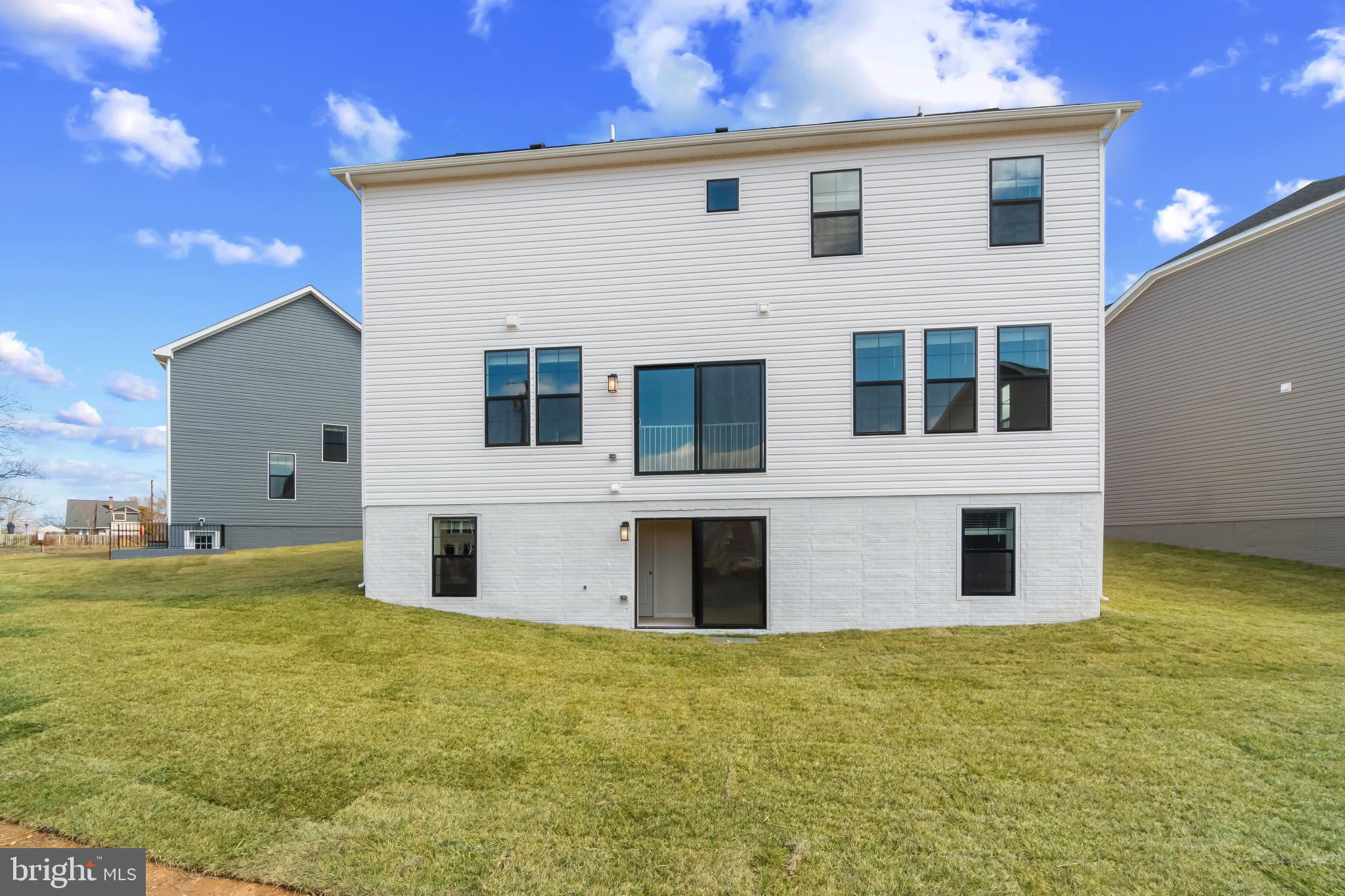 BEECHWOOD MANOR - Residential