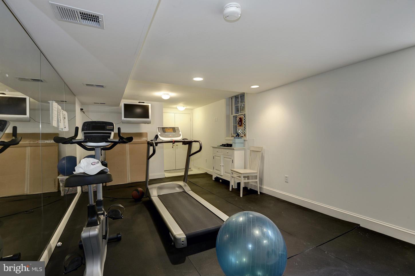 FOREST HILLS - Residential