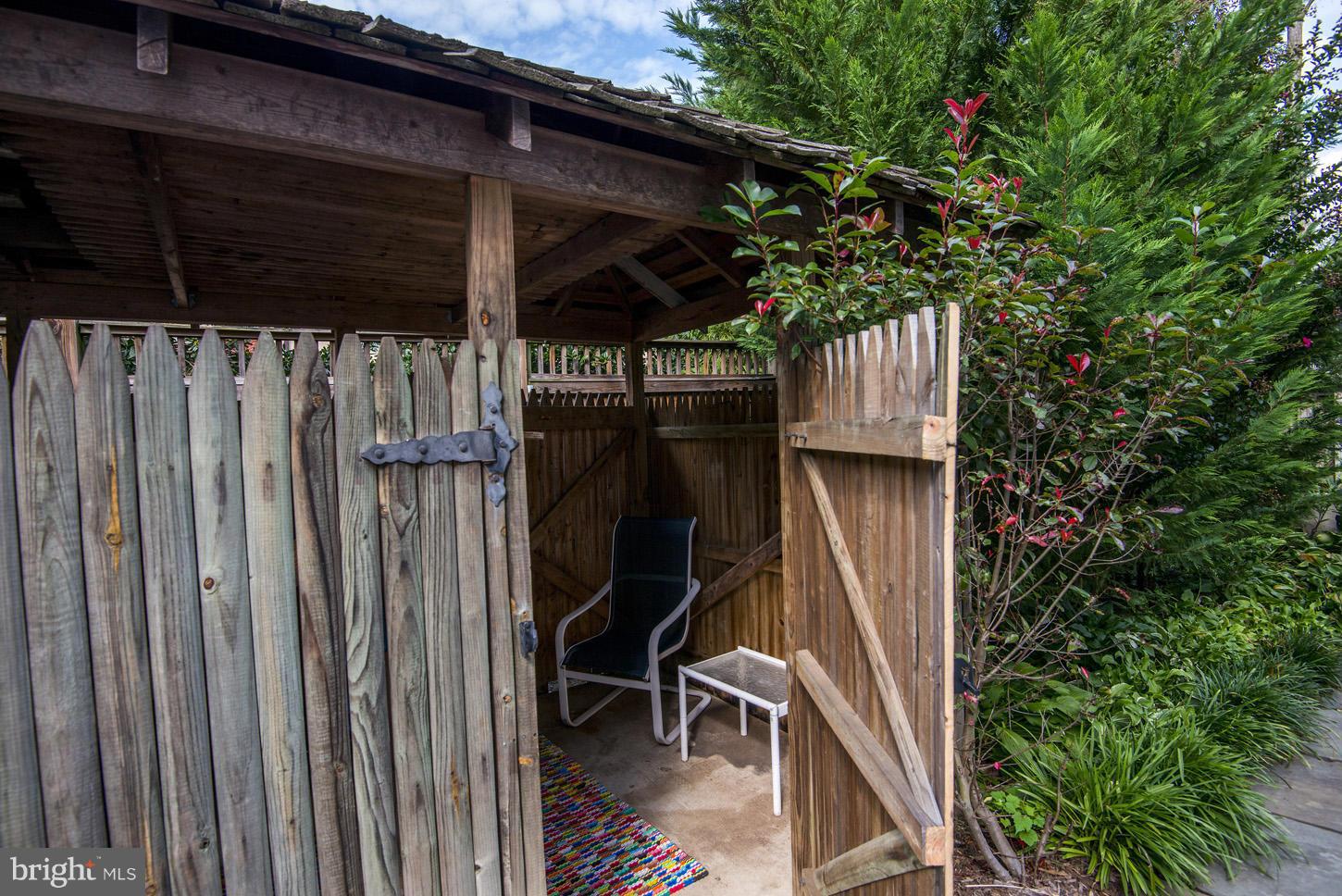 FOREST HILLS - Residential