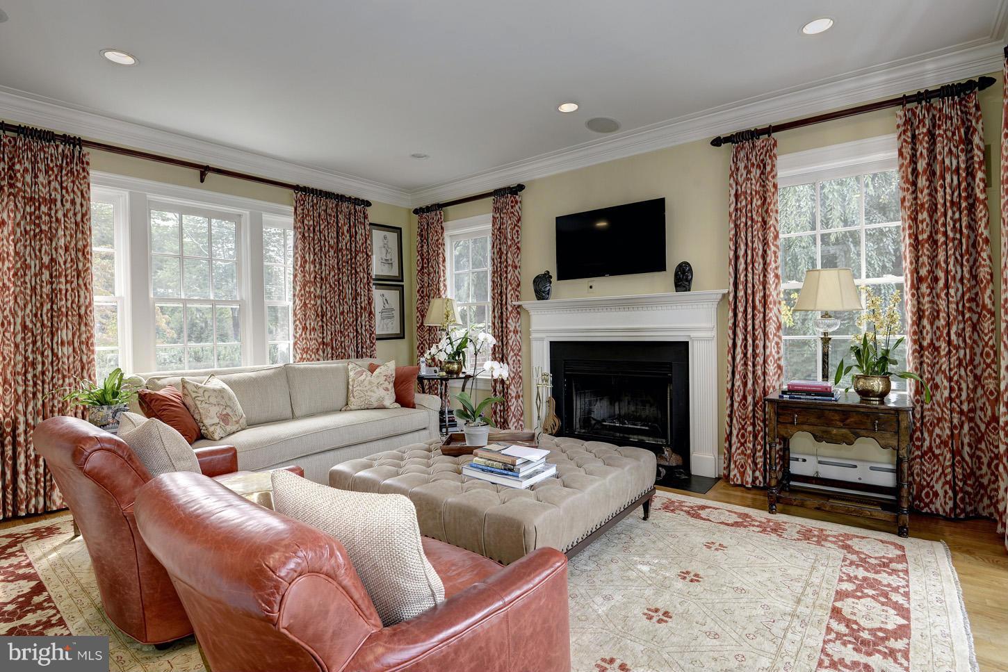 FOREST HILLS - Residential