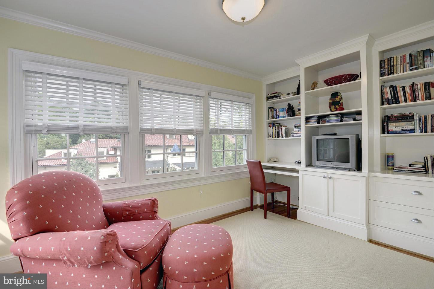 FOREST HILLS - Residential