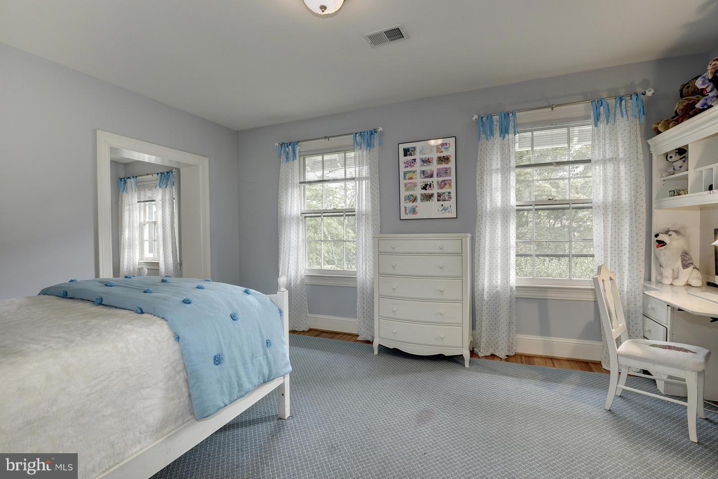 FOREST HILLS - Residential