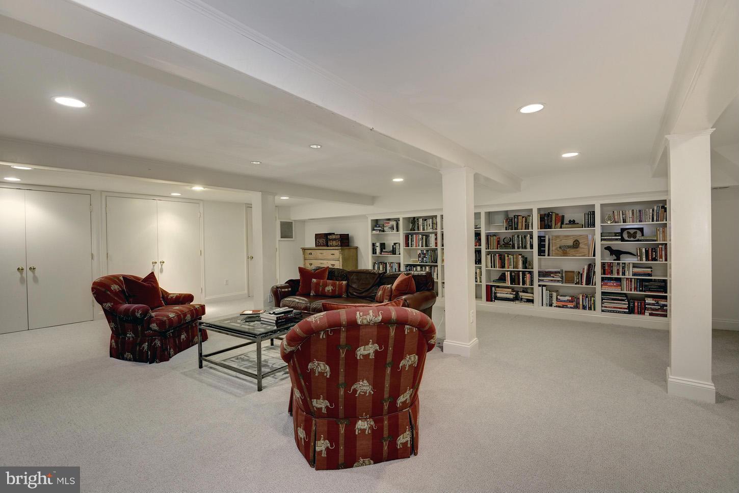 FOREST HILLS - Residential