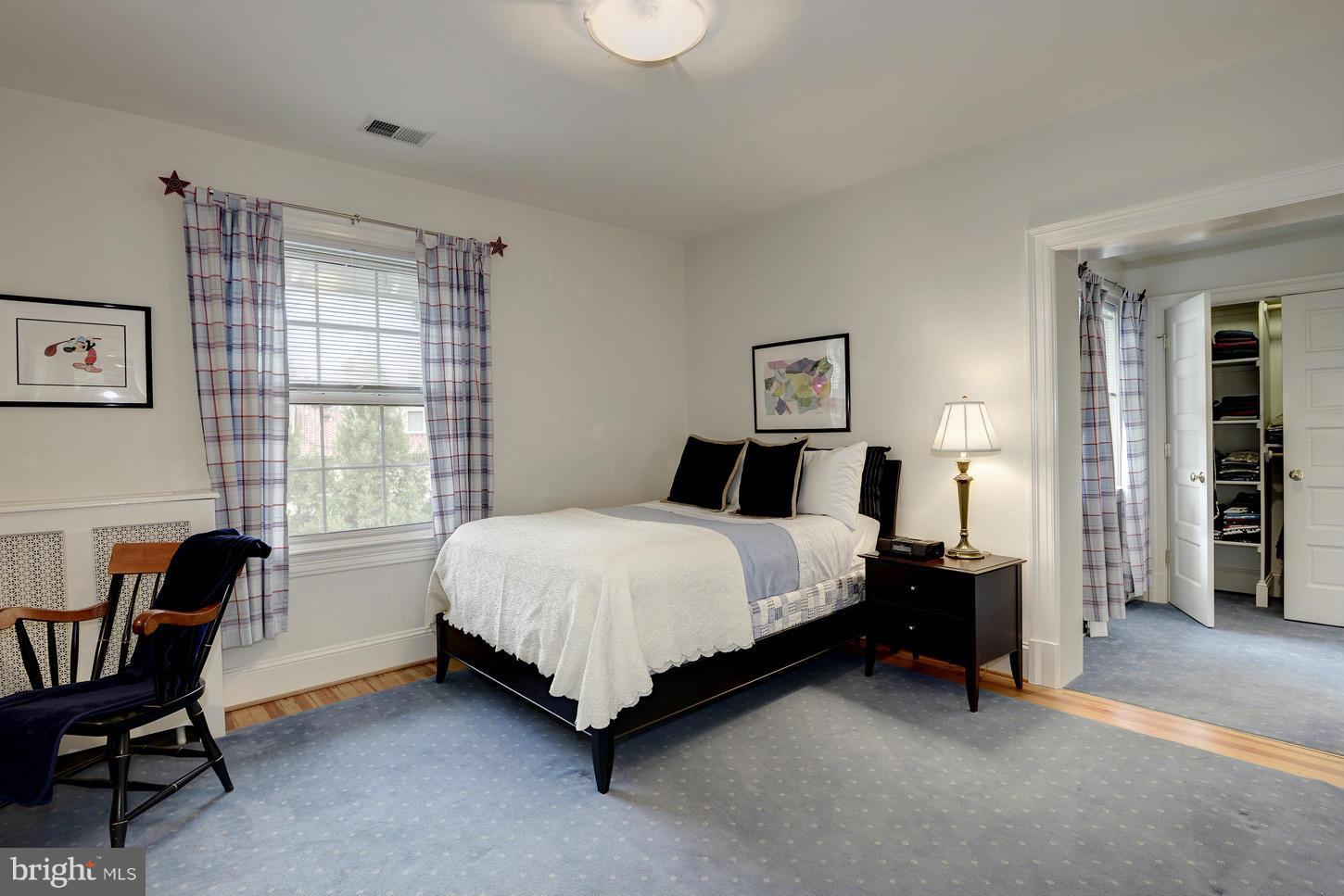 FOREST HILLS - Residential