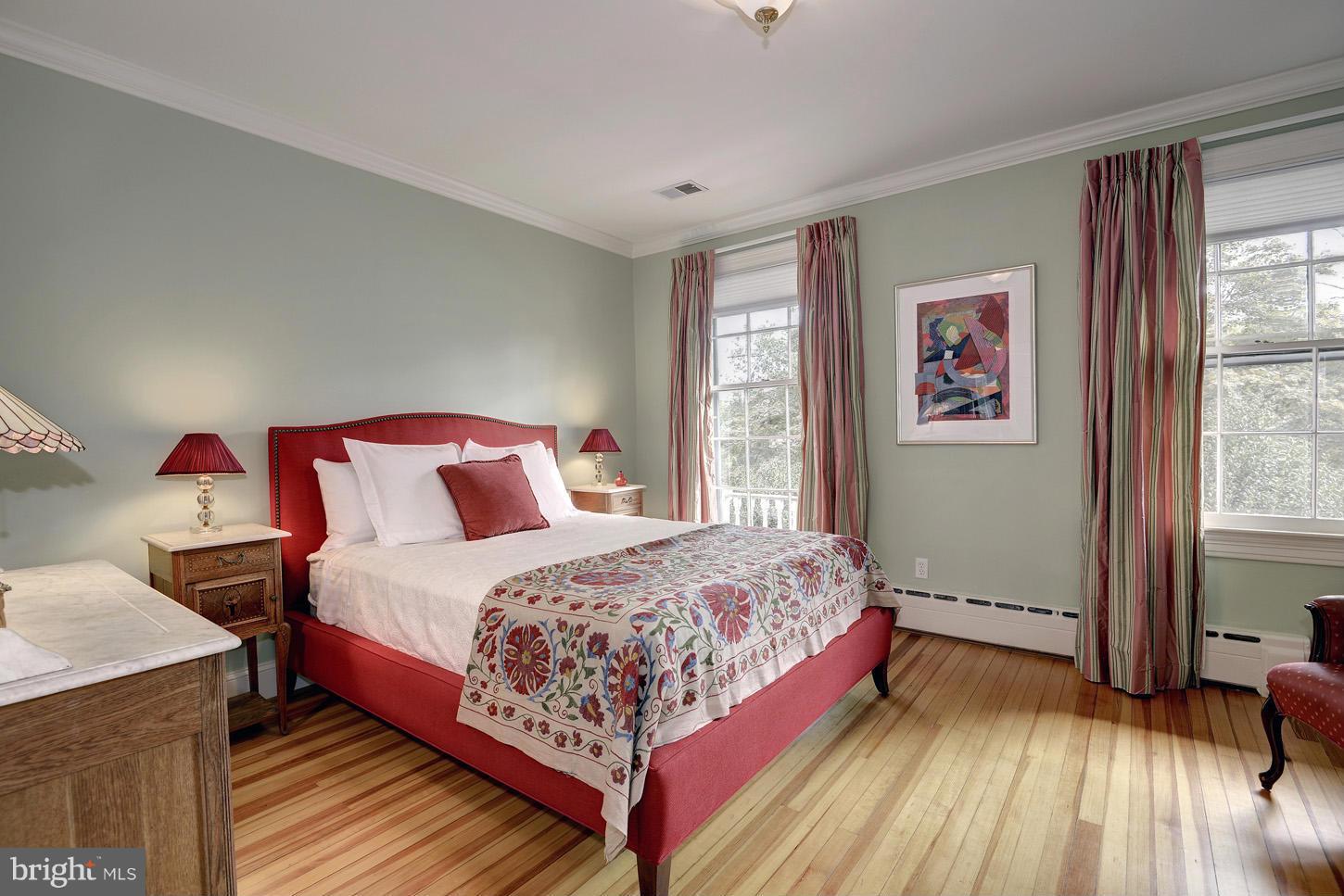 FOREST HILLS - Residential