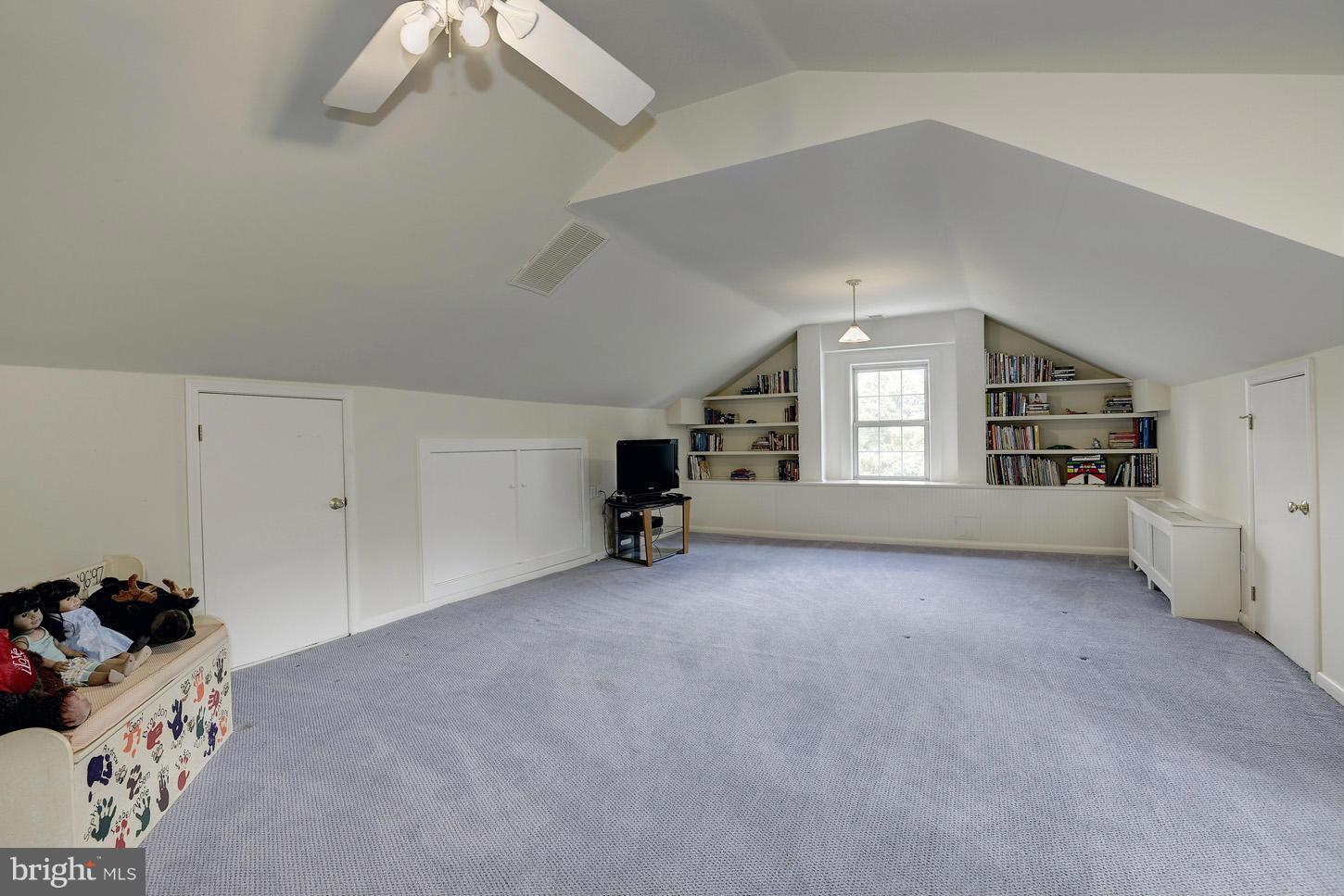 FOREST HILLS - Residential
