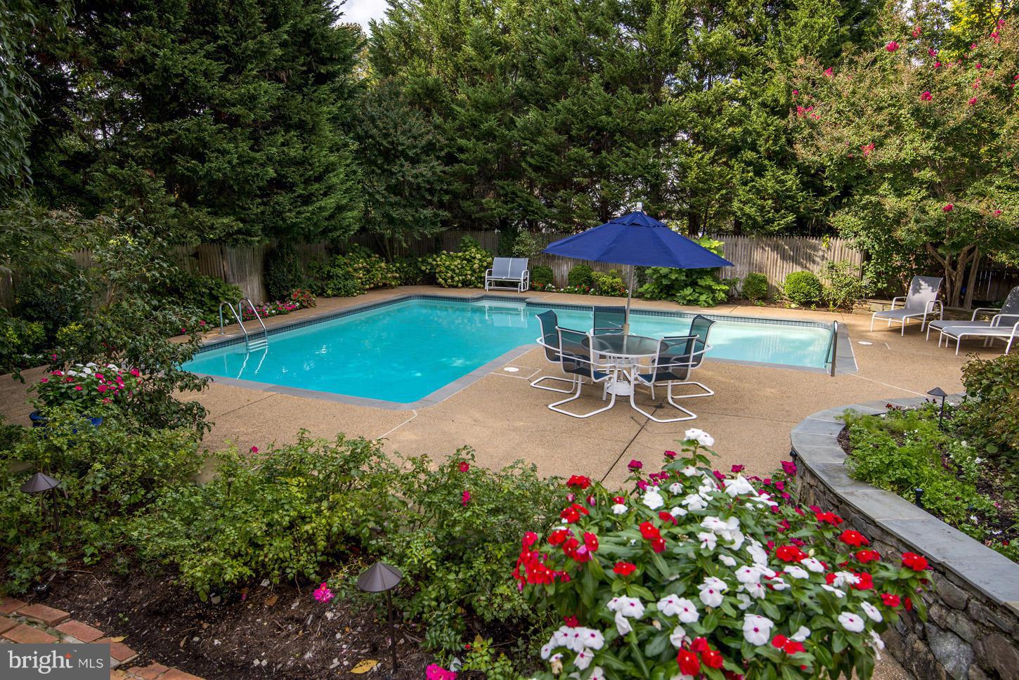 FOREST HILLS - Residential