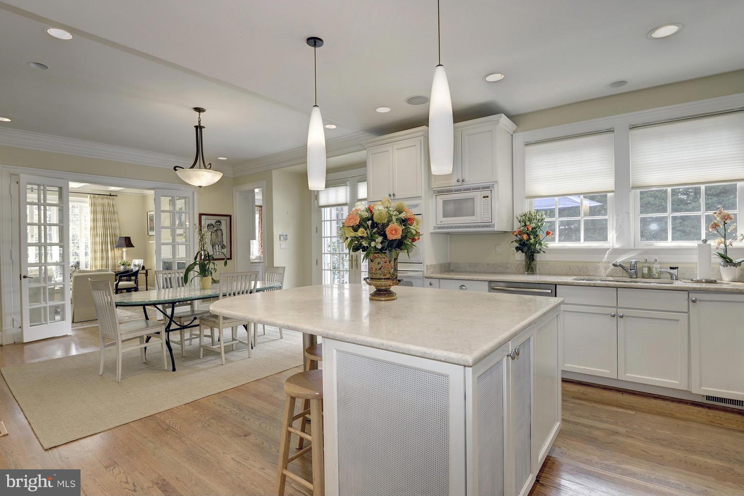 FOREST HILLS - Residential