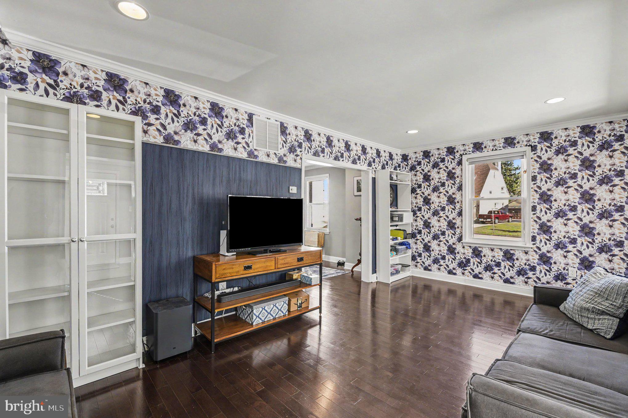 32 MIDSHIP ROAD
