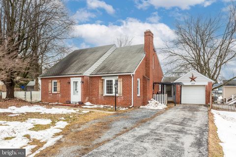 302 ANITA DRIVE WESTMINSTER MD 21157