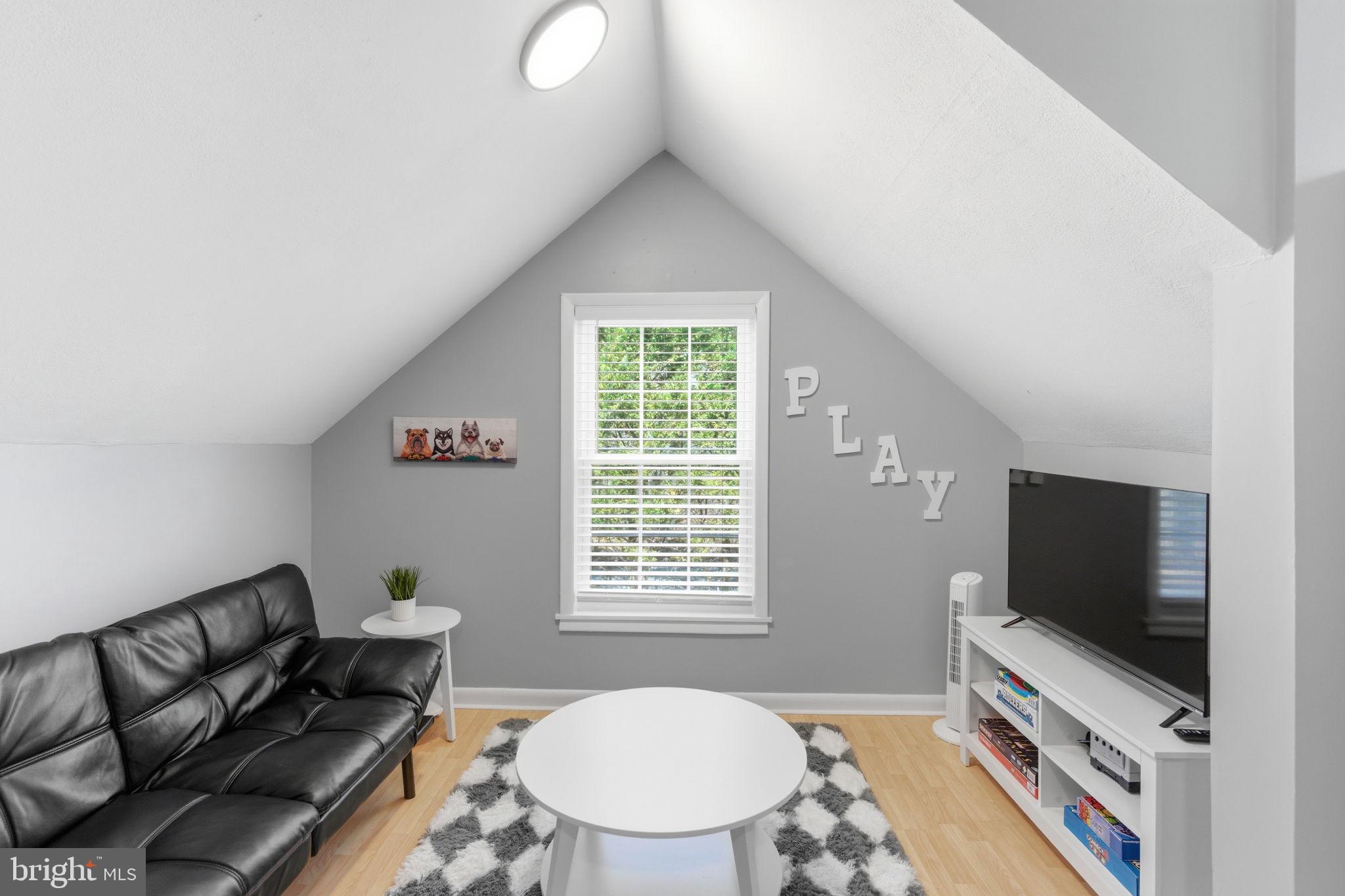 GLENWOOD FOREST - Residential