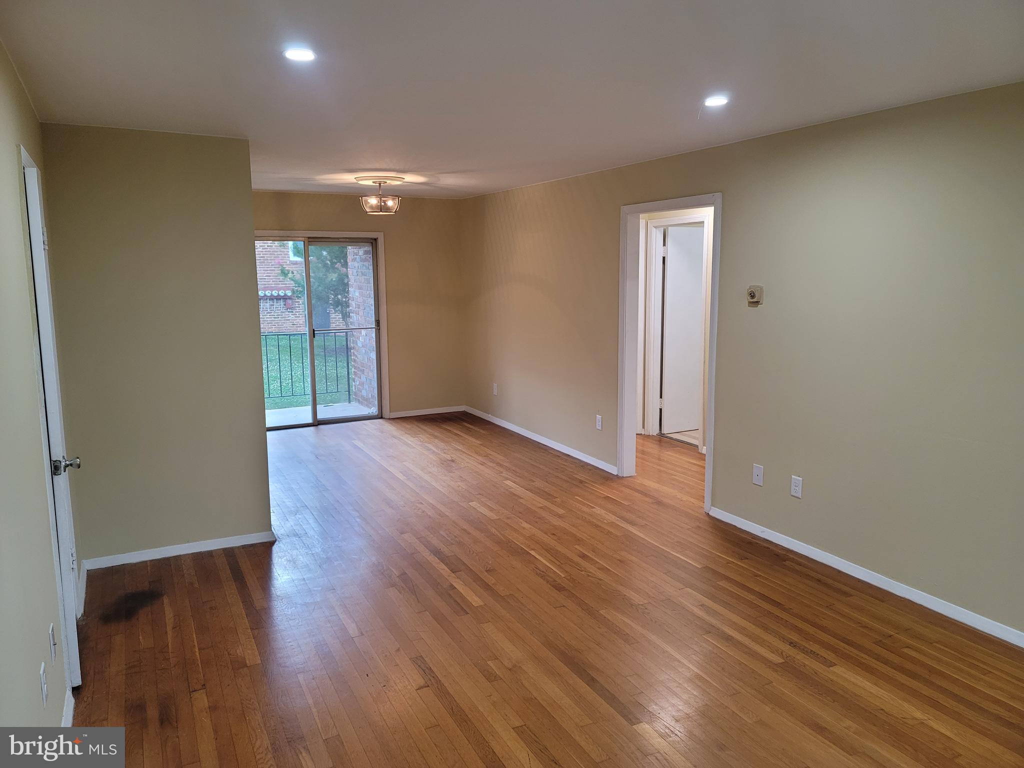 HESSIAN HILLS CONDOS - Residential