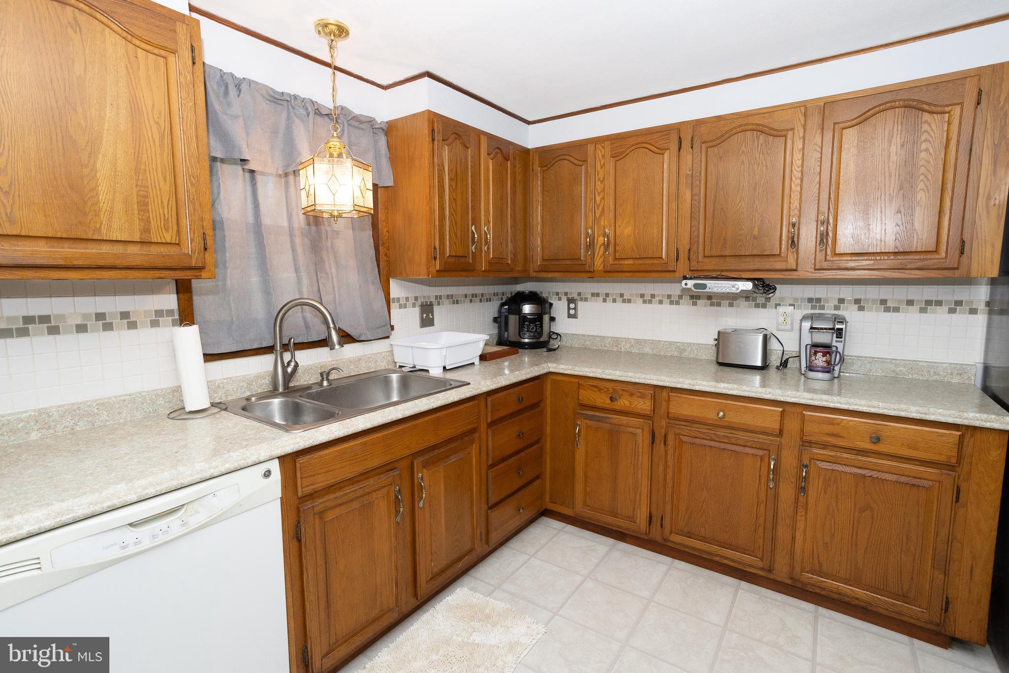 FEASTERVILLE - Residential