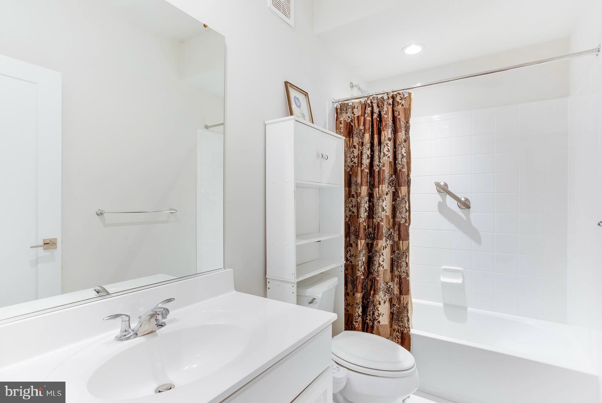 LOUDOUN VALLEY CARLISLE - Residential Lease