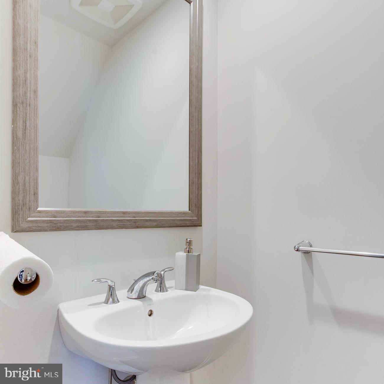 LOUDOUN VALLEY CARLISLE - Residential Lease