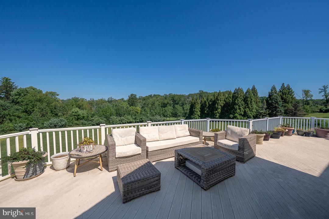 SPRING MEADOW FARM - Residential