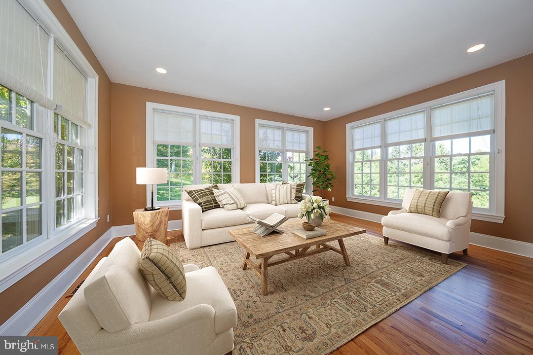 SPRING MEADOW FARM - Residential